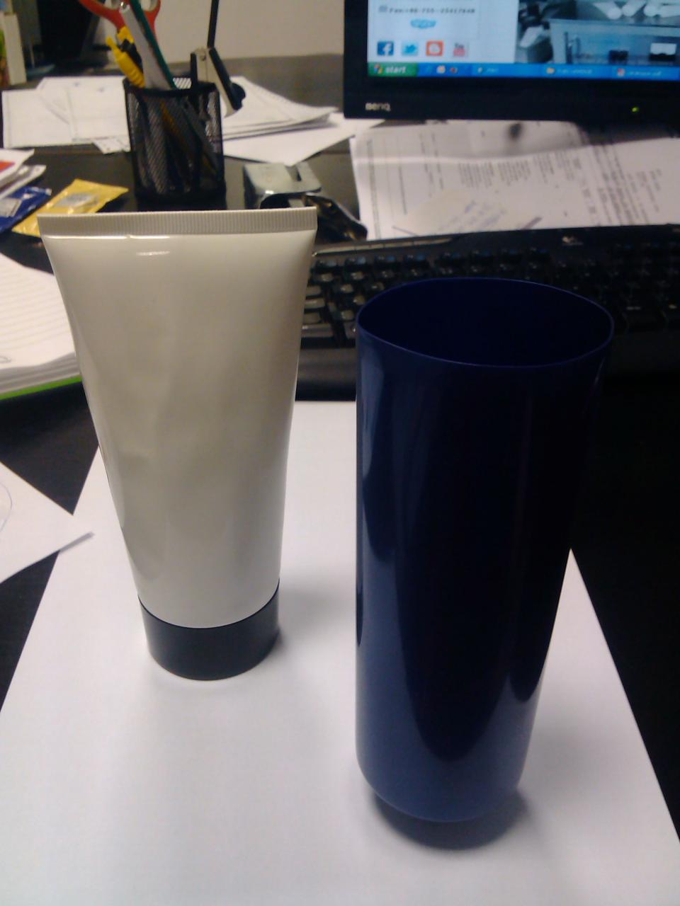 ultrasonic tubes sealing machine samples for tubes Máquina de selagem de tubos ultrassônicos Marina Dimitrov.jpg