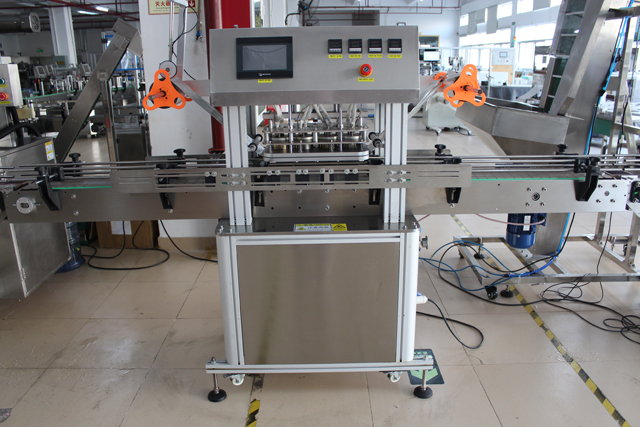 Máquina de selagem de potes de vidro (3).JPG