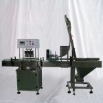 Máquina automática de fechamento a vácuo linear para jarras de vidro na indústria alimentícia