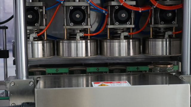 4 CABEÇAS Capper vácuo.jpg