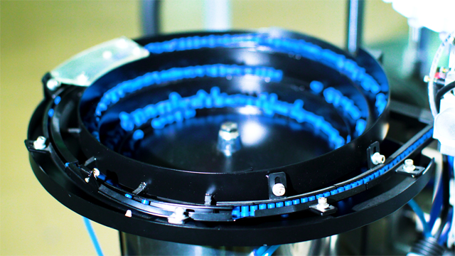 tampinhas de tigela alimentando.jpg