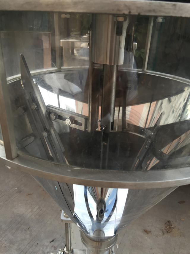 nova máquina para enchimento de pó (1).jpg