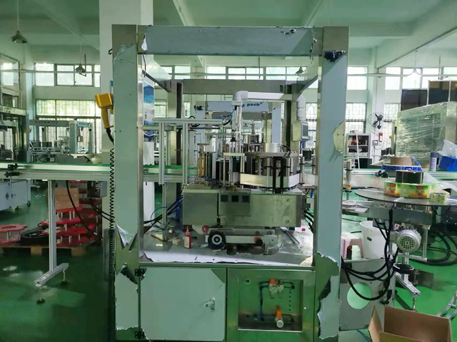 máquina de etiquetas hot melt.jpg