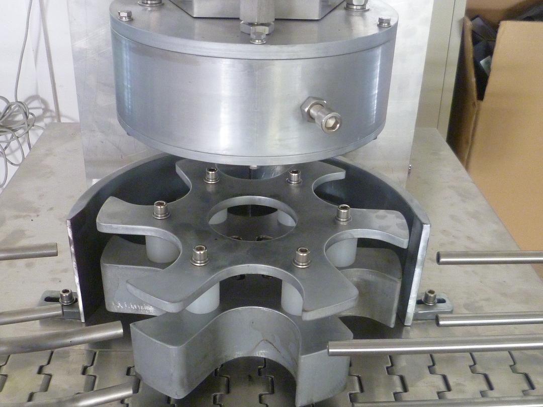 rotary vacuum capper machinery cabeça rotativa da máquina de tampar a vácuo.JPG