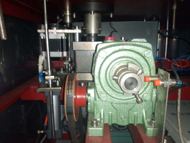 internal tubes filling sealing machine seladora de tubos semi automática.jpg