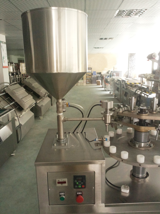 metal tubes filling sealing machine in stock tubos enchimento selador funil.jpg