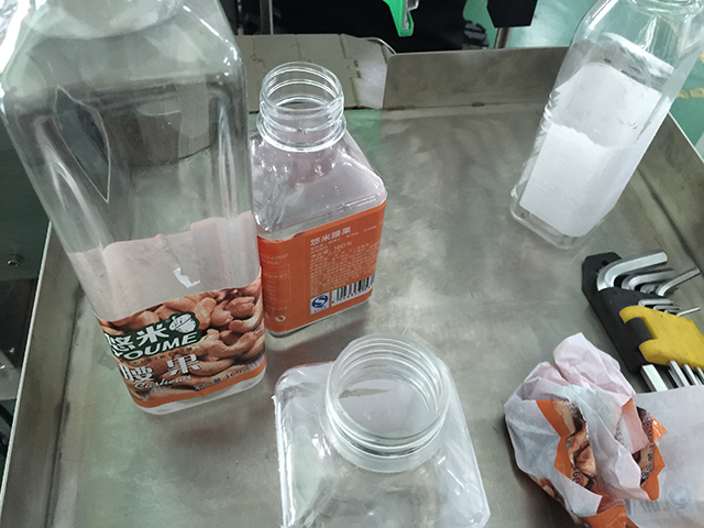 Máquina de etiquetagem FLAT BOttles rolos de etiquetas (2).jpg