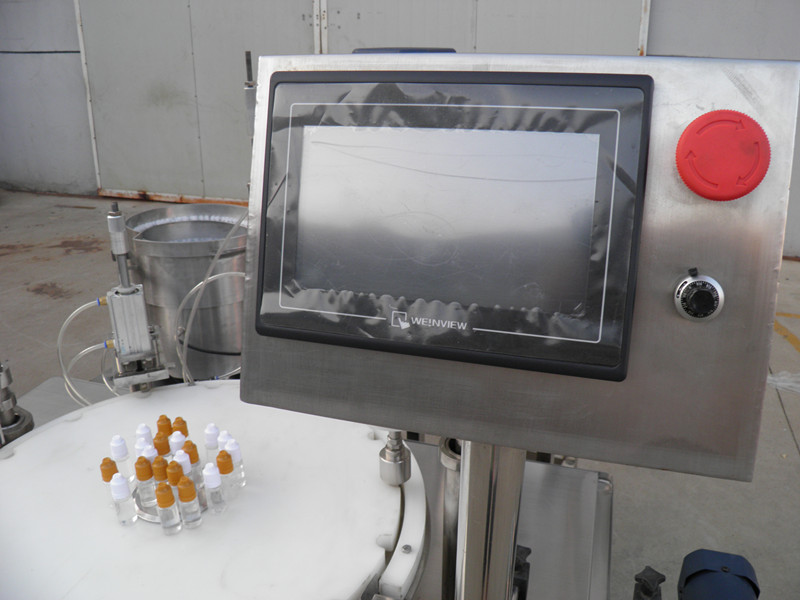 filling plugging capping labeling production line E-líquido PLC enchimento de garrafas tampando rotulagem.jpg