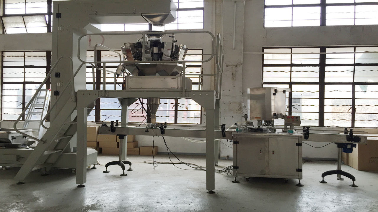 máquinas de enchimento e selagem de latas.jpg