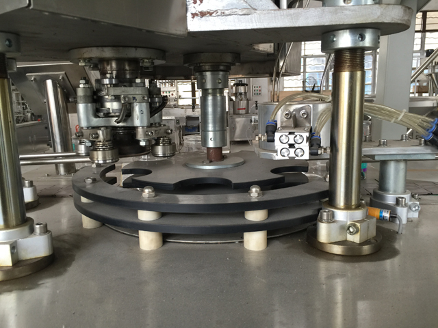 parte de selagem automática de latas.jpg