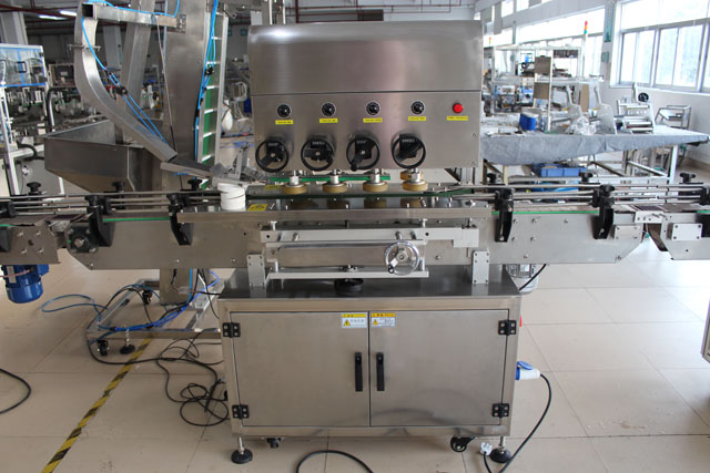 máquina de tampar com elevação (3).JPG