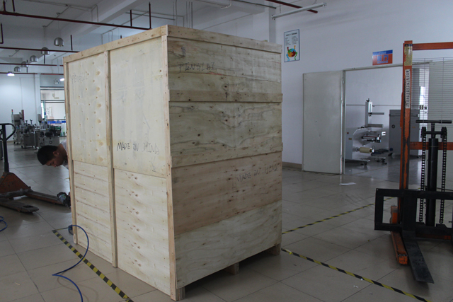 embalagem em caixa de madeira para etiquetagem horizontal (3).JPG