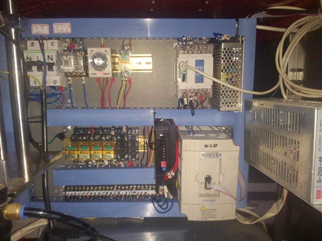 caixa elétrica para máquinas de enchimento e selagem.jpg