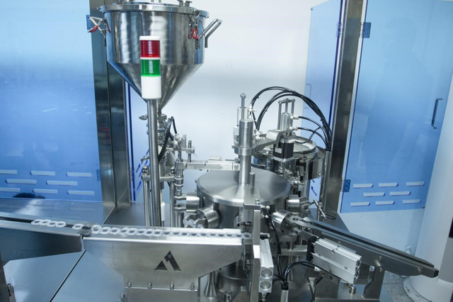 linha de enchimento de seringas (2).jpg