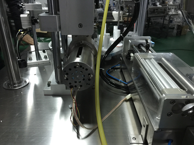 ultrasounic generator enchimento de selagem ultrassônica para tubos paste.jpg