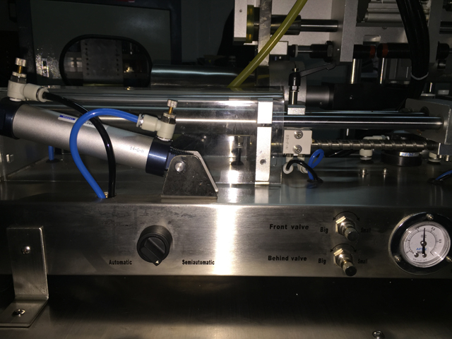 horizontal filling machine for filling process máquina de enchimento horizontal para tubos, selador e enchimento.jpg