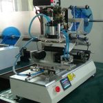 Máquina pneumática de rotulagem de garrafas redondas quadradas planas com codificador