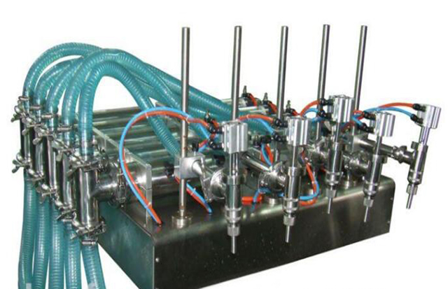 4 cabeças filler.jpg