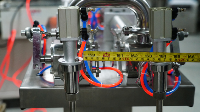 stainless steel connection part for whole filling machines máquina de enchimento com aço inoxidável.jpg