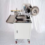 Aplicador de etiqueta de bandeira semiautomático para embalagem de alimentos para animais de estimação em forma de osso de cachorro