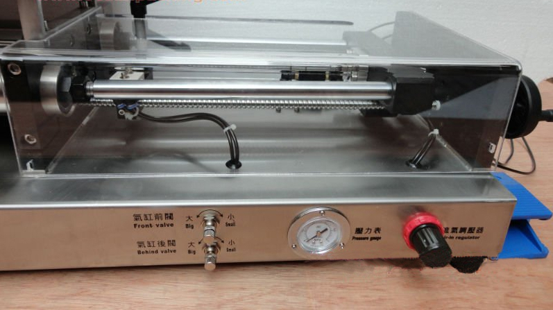 pneumatic part from cream filling machine close shot para máquina de funil duplo jam.jpg