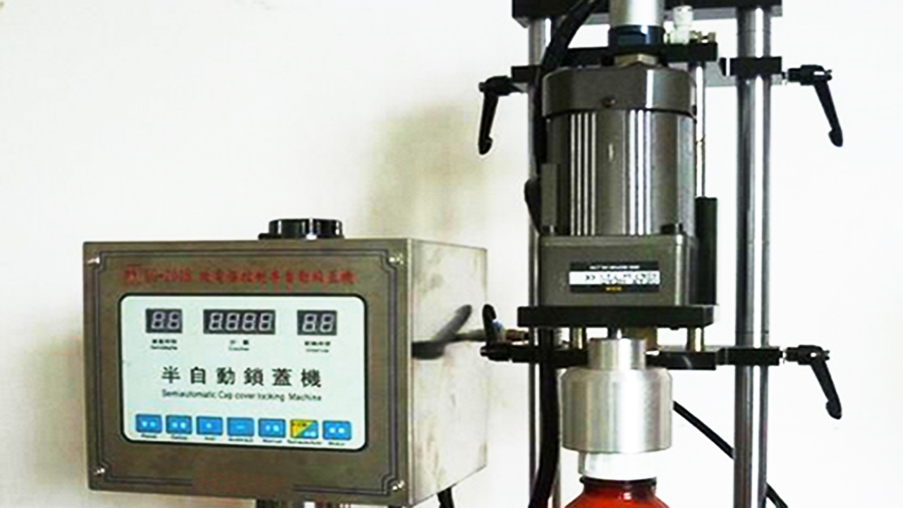 press capping equipments semi automatic equipamento de prensagem.jpg