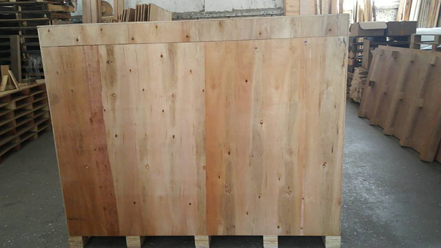 selador de caixa em caixa de madeira.jpg