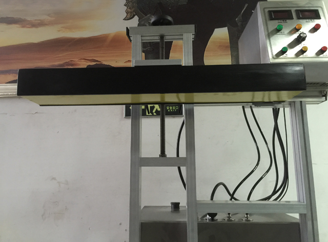 máquinas de selagem por indução de resfriamento a água.jpg