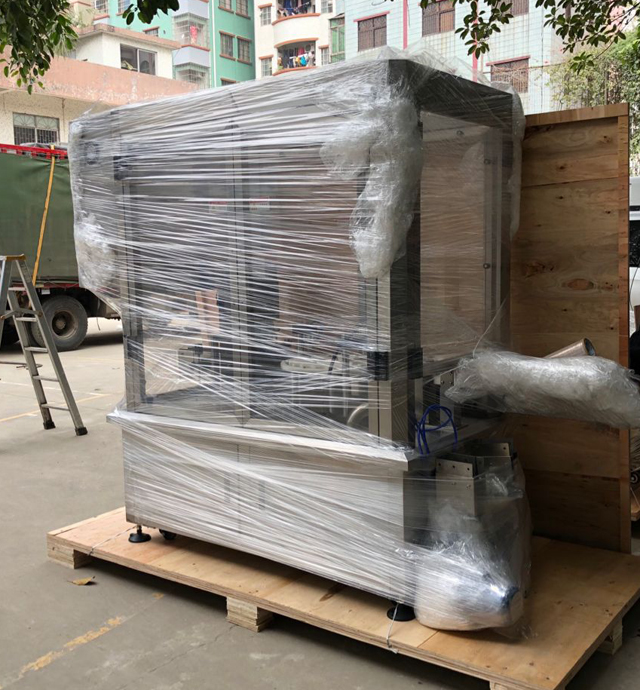 Máquina de tampar potes de creme em caixa de madeira