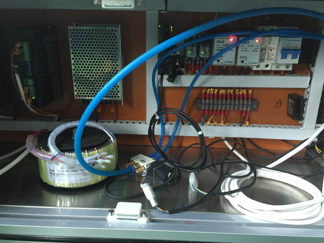 componente elétrico para máquinas de etiquetagem.jpg